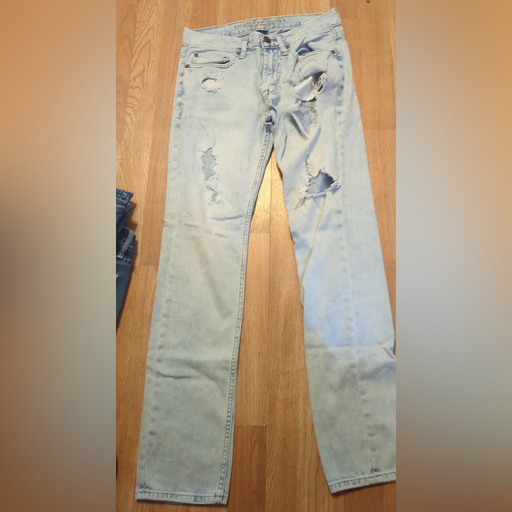 Men's American Eagle Outfitters Light Blue Distressed Jeans